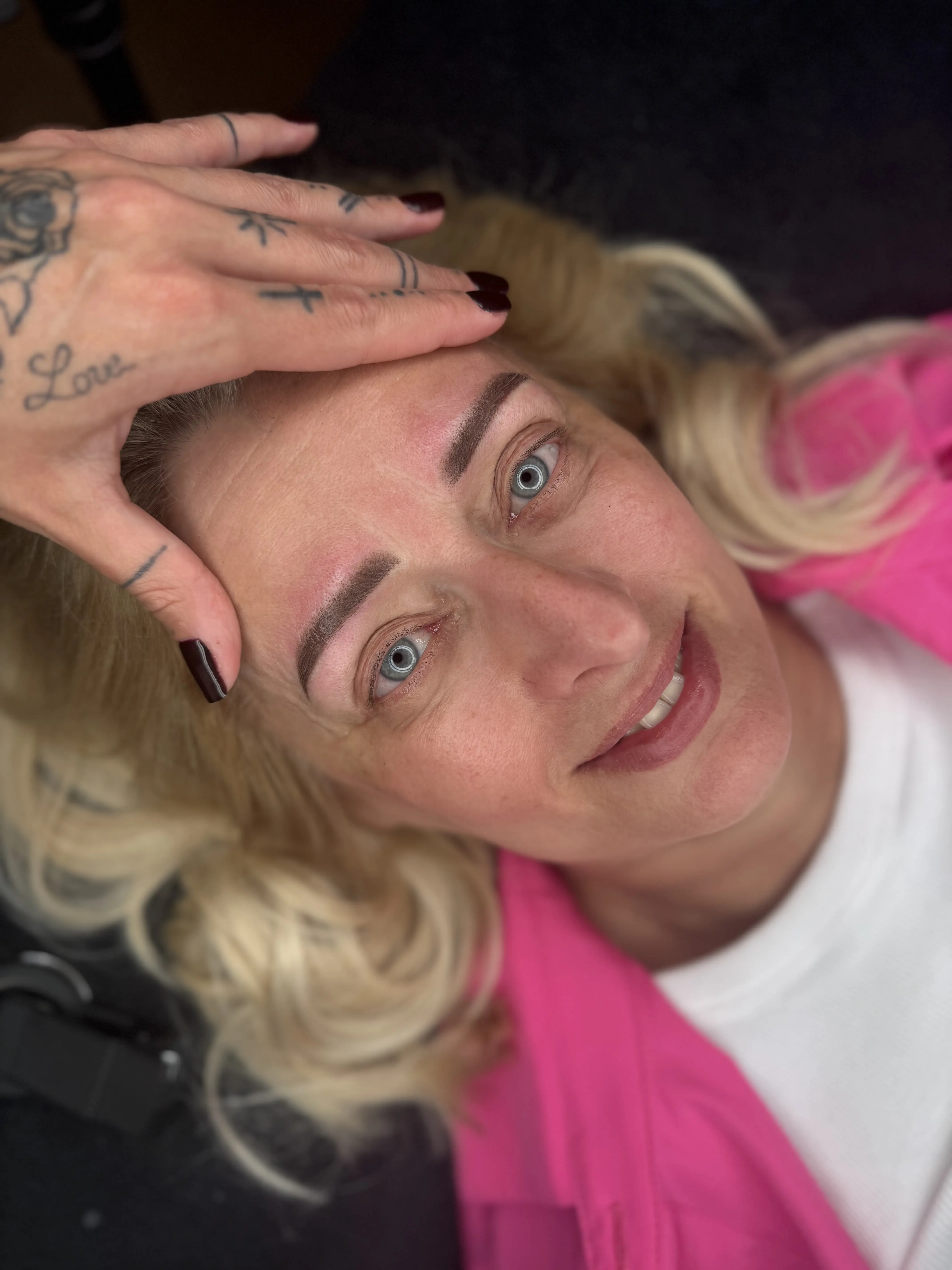 Augenbrauen Permanent Make-up Ergebnis